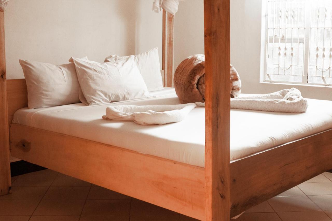 The Secret Garden Hotel Moshi Esterno foto