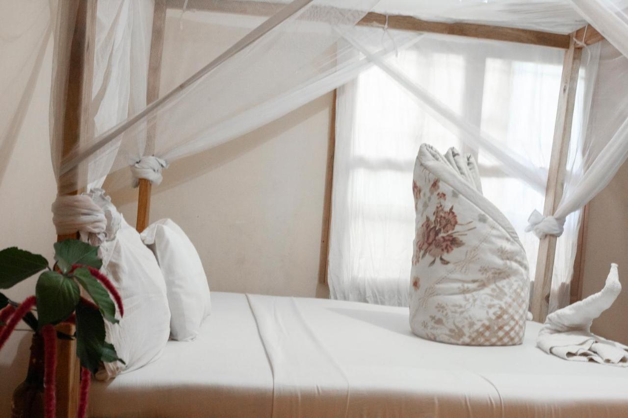 The Secret Garden Hotel Moshi Esterno foto