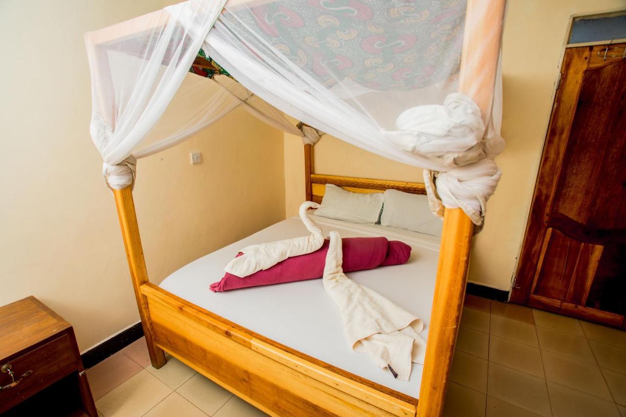 The Secret Garden Hotel Moshi Esterno foto