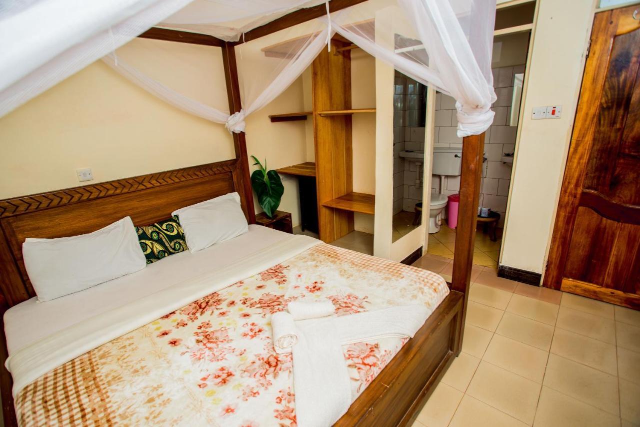 The Secret Garden Hotel Moshi Esterno foto
