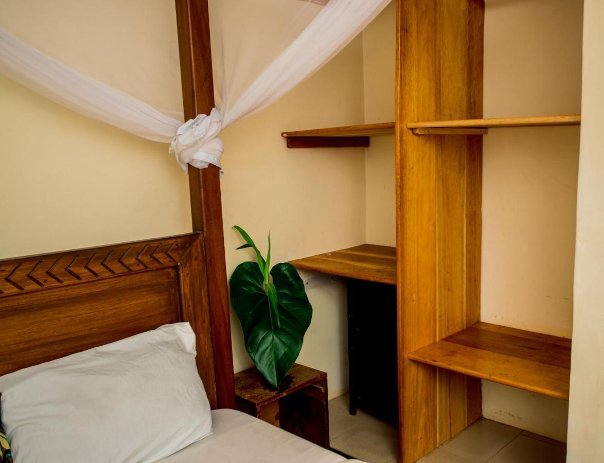 The Secret Garden Hotel Moshi Esterno foto