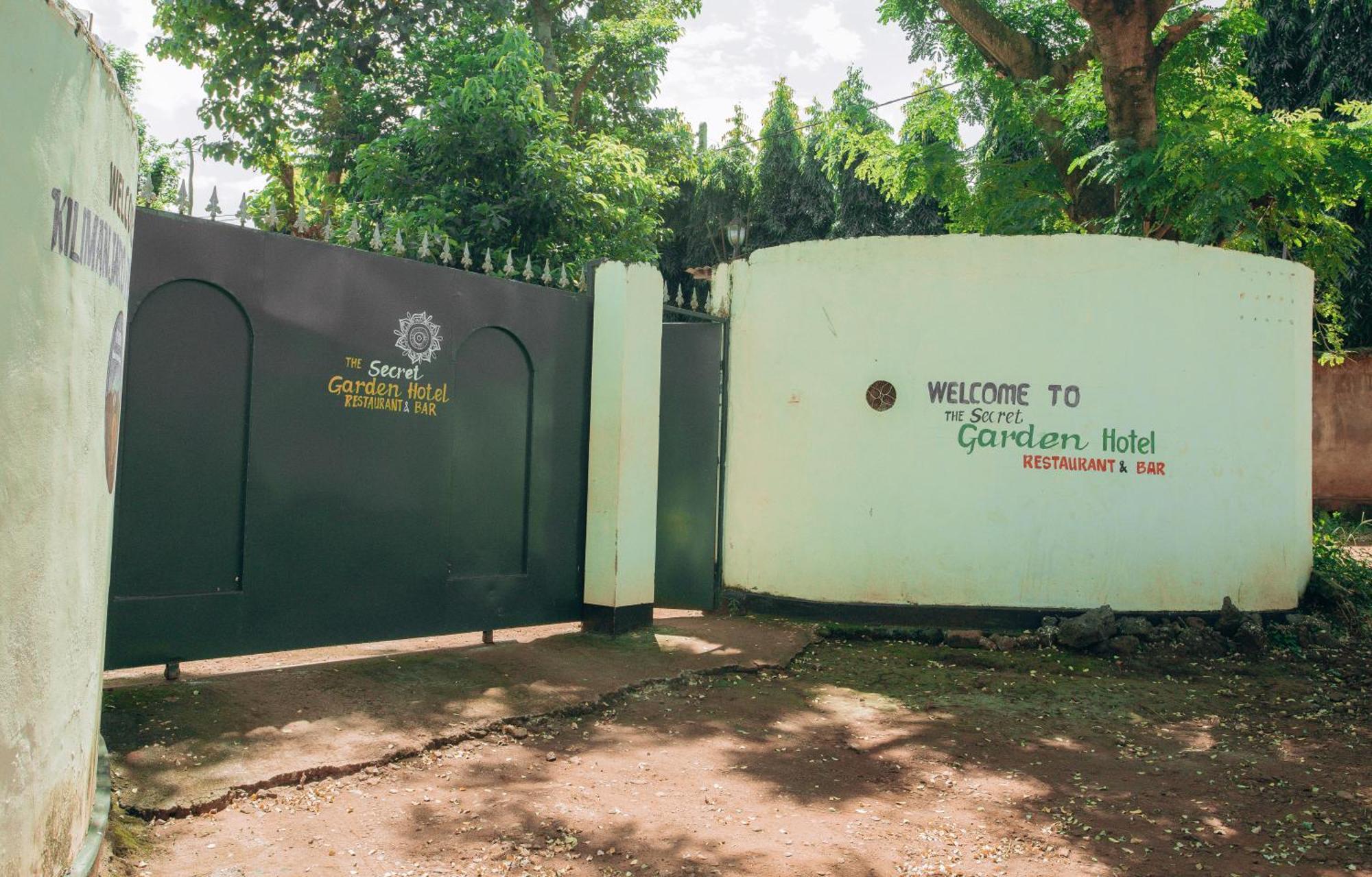 The Secret Garden Hotel Moshi Esterno foto