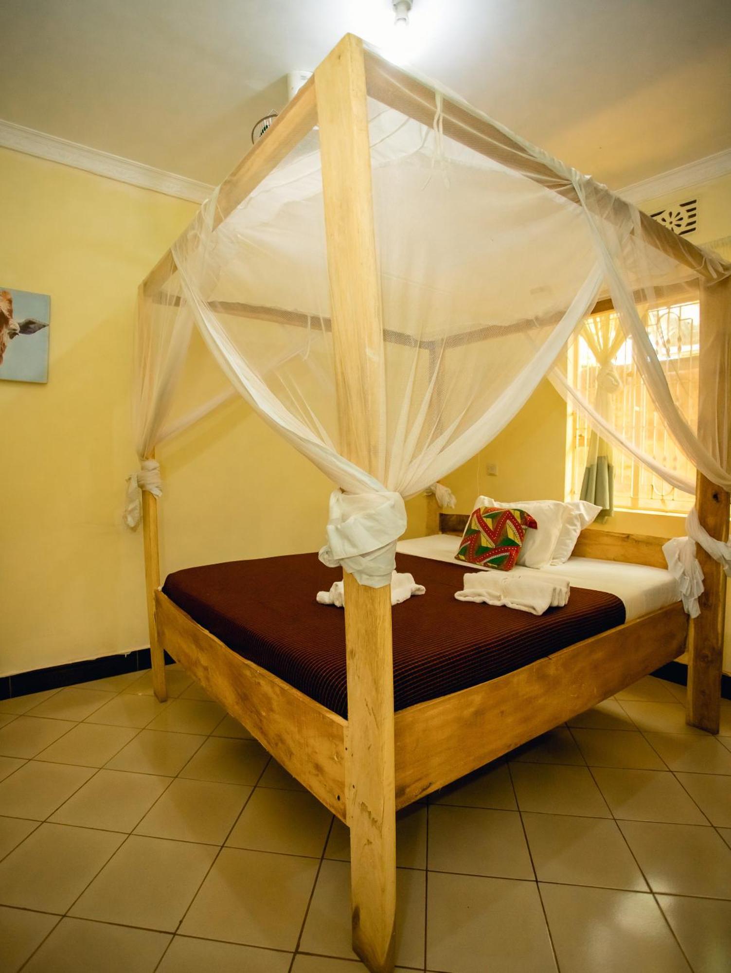 The Secret Garden Hotel Moshi Esterno foto