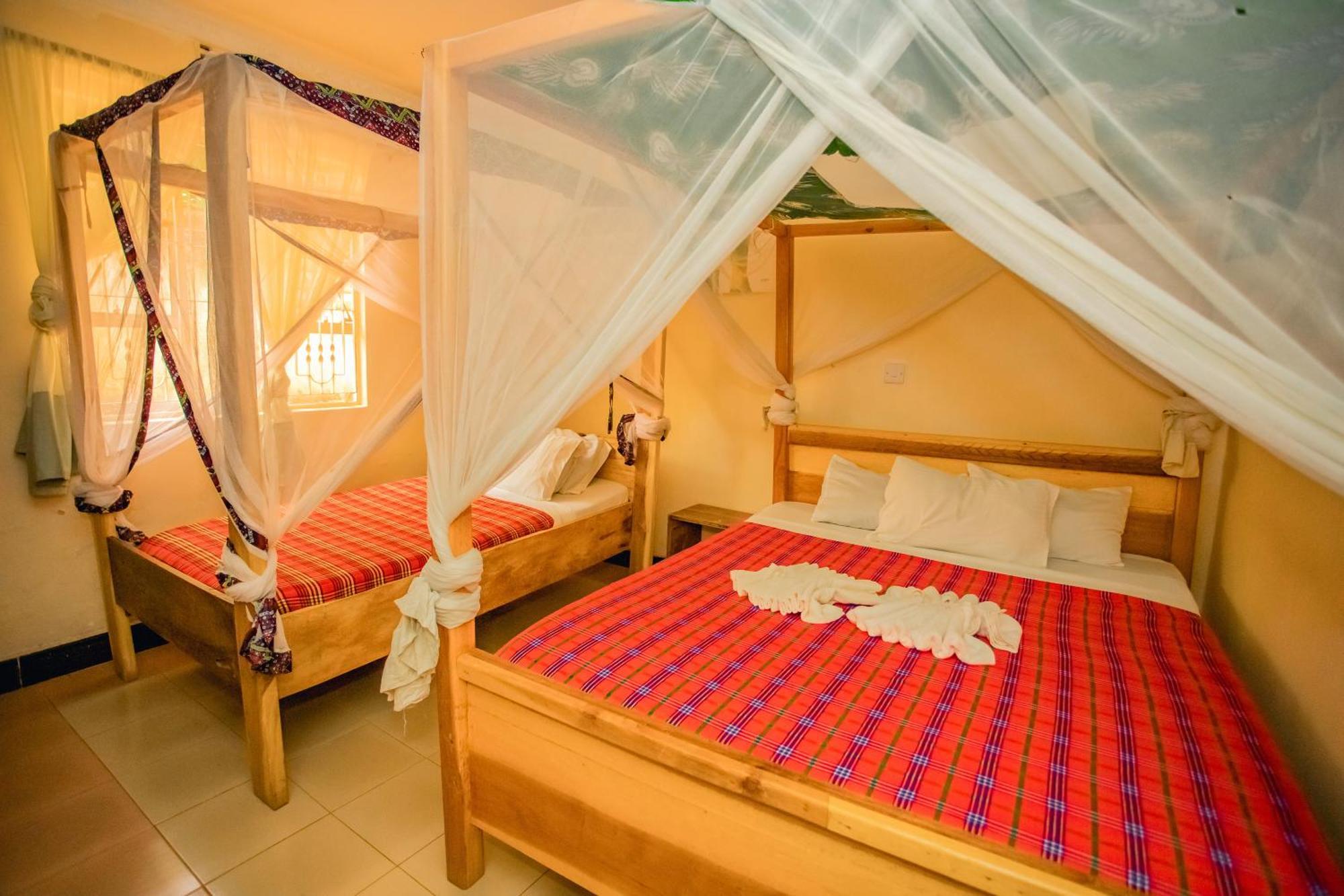 The Secret Garden Hotel Moshi Esterno foto